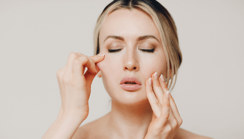 What are Jowls: Causes, Symptoms, andPrevention 4 Cheek Lifts to get rid of jowls