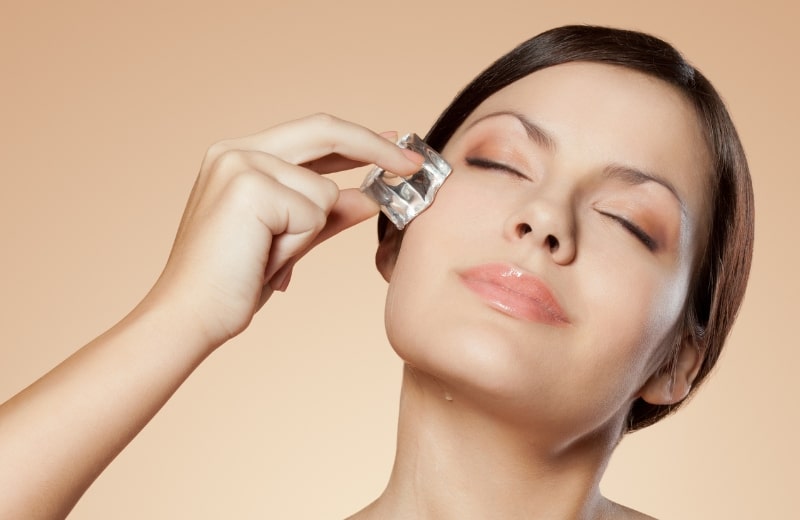 Top 10 Benefits Of Ice For Face: Care Tip, Caution & More